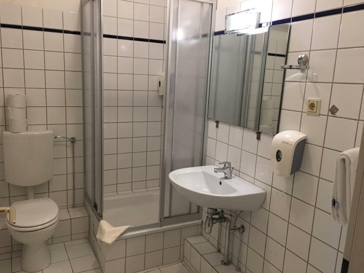 Single Room,791743170:JPEG